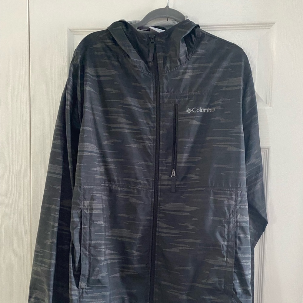Columbia men’s light rain jacket size Large